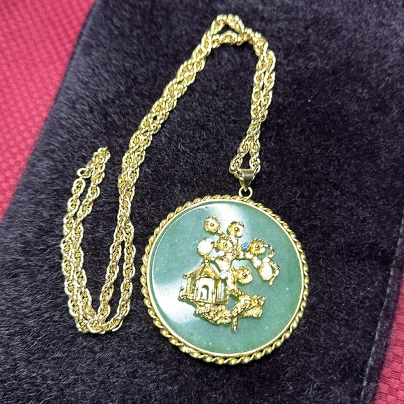 Vintage Genuine Large Jadeite Jade Pendant With Gold Frame & 3D Opals and Gems - Picture 3 of 14